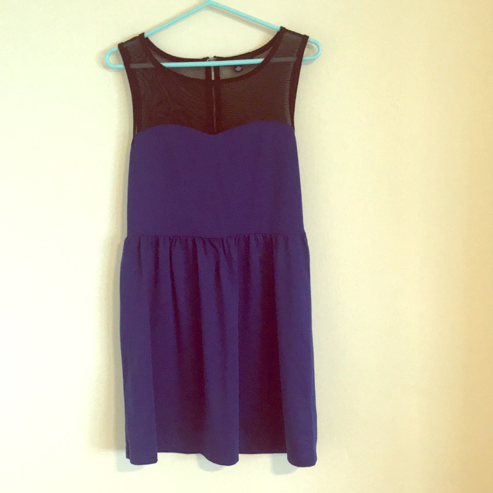 Blue sleeveless party dress